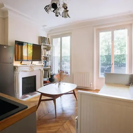 Lovely One Bedroom For 2 Apartment