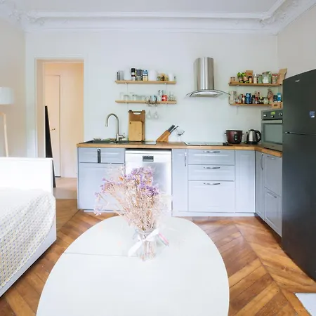 Apartment Lovely One Bedroom For 2